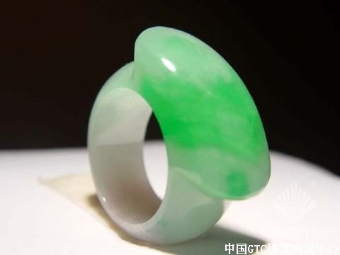 破解坊间传说:玉会越戴越润仅是心理作用