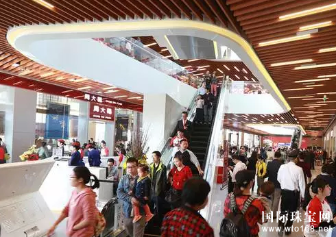 你怎么看|卖珠宝的周大福要做跨境电商,还要挑战阿里巴巴,