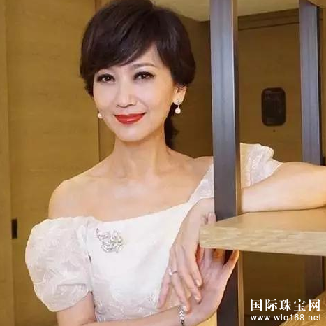 老凤祥曾花重金请赵雅芝代言